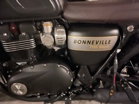 Fotografia 6: Triumph Bonneville 1200i T120 Bonneville 1200i T120 Black 