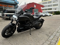 Fotografia 3: Ducati Diavel 1200 Carbon red