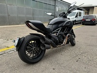 Bild 7: Ducati Diavel 1200 Carbon red