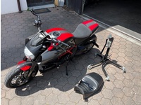 Fotografia 3: Ducati Diavel 1200 Carbon red