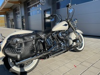 Fotografia 3: Harley-Davidson FLSTC Softail Heritage Classic ABS