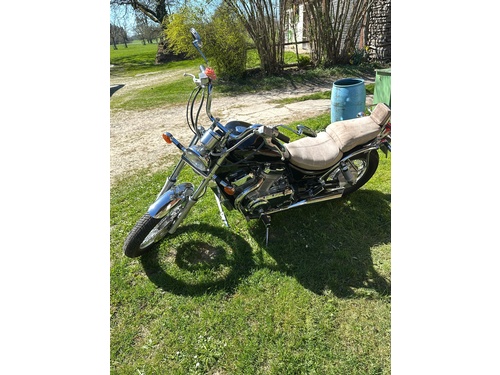 Suzuki VS 750 GLP Intruder
