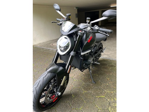 Ducati Monster + 937