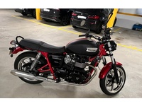 Bild 2: Triumph Bonneville 900 i T 100