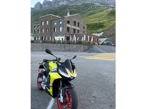 Aprilia Tuono 660