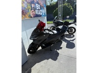 Image 3: Yamaha T-MAX Tech-Max XP 560