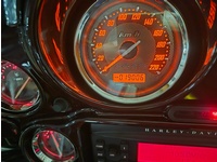 Bild 3: Harley-Davidson FLHTCUSE8 Electra Glide Ultra Classic CVO ABS