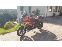 Bild 4: BMW S 1000 XR Racing Red