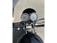 Bild 4: Triumph Bonneville 900 i T 100