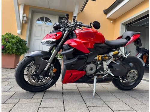 Ducati Streetfighter V2