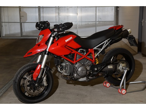 Ducati HYPERMOTARD 796