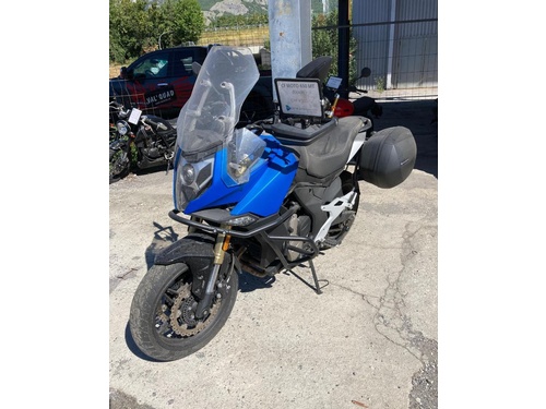 CF Moto 650 MT