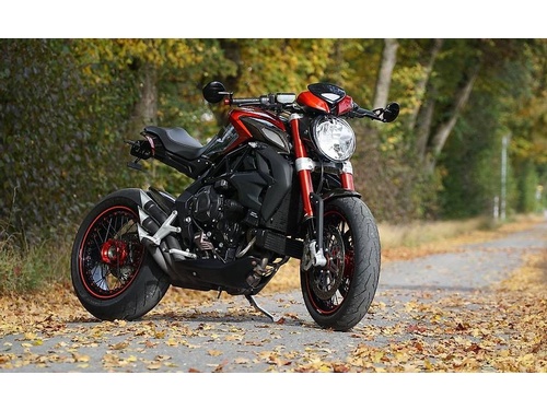 MV Agusta Brutale Dragster 800 RR MV Agusta Brutale Dragster 800 RR