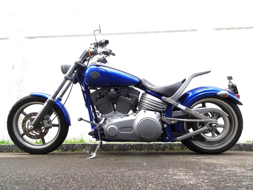 Harley-Davidson FXCW Rocker