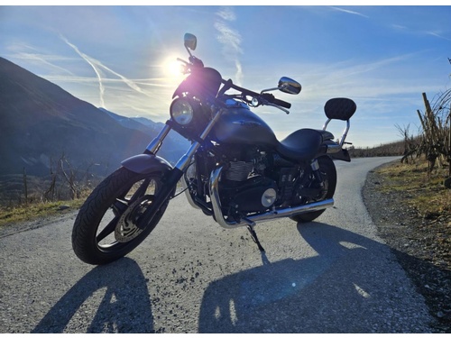 Triumph Speedmaster 900 i