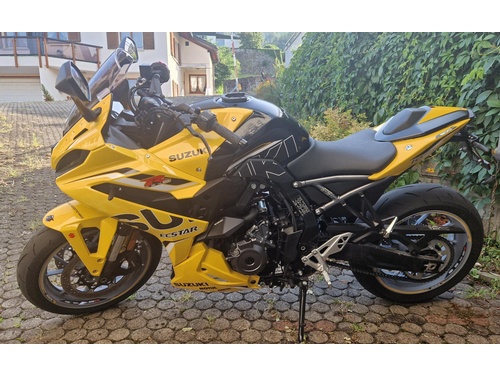 Suzuki GSX-8R