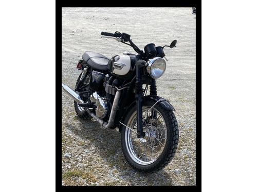 Triumph Bonneville 900 i T 100