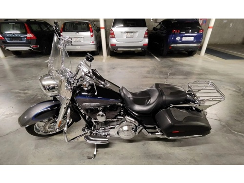 Harley-Davidson FLHRSE4 Road King CVO Screamin Eagle ABS