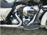 Bild 6: Harley-Davidson FLHRC Road King 103 ABS