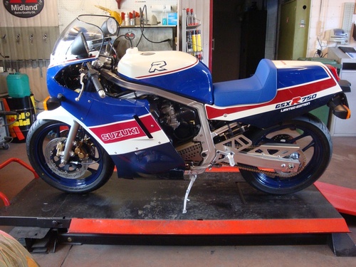 Suzuki GSX-R 750 RG