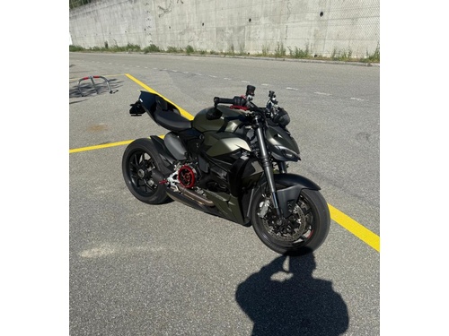 Ducati Streetfighter V2