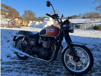 Bild 3: Triumph Bonneville SE 900 i