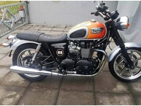 Bild 4: Triumph Bonneville SE 900 i