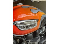 Bild 9: Triumph Bonneville SE 900 i