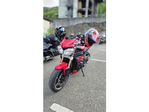 Triumph Speed Triple 1050 Triumph Speed Triple 1050