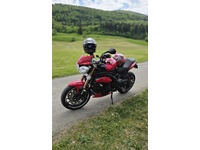 Bild 2: Triumph Speed Triple 1050 Bild 2: Triumph Speed Triple 1050