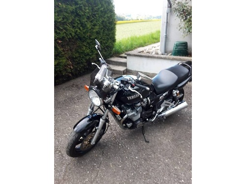 Yamaha XJR 1200
