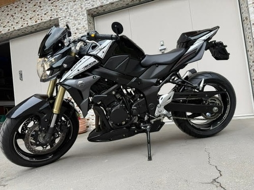 Suzuki GSR 750 ABS Freegun
