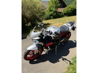 Bild 2: Triumph Street Triple 675 RX ABS Bild 2: Triumph Street Triple 675 RX ABS
